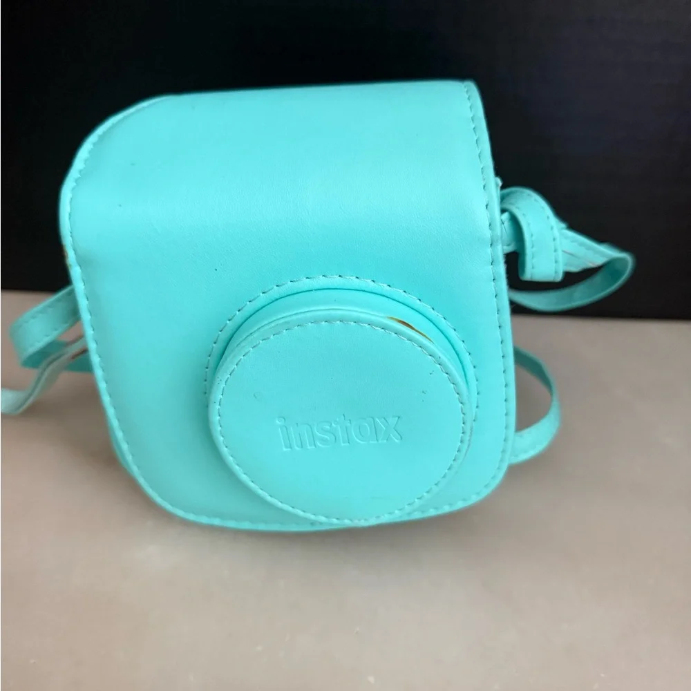 Fujifilm Instax Mini 9 Instant Camera & Case - Mint Green